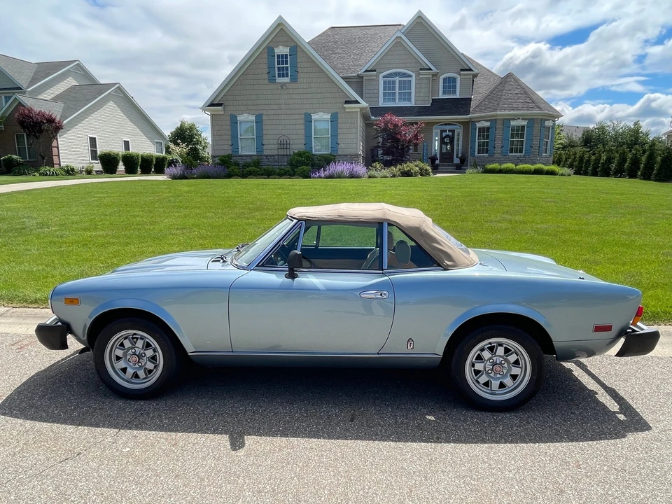 1982 Fiat 124 Sport Spider - Image 7 of 31