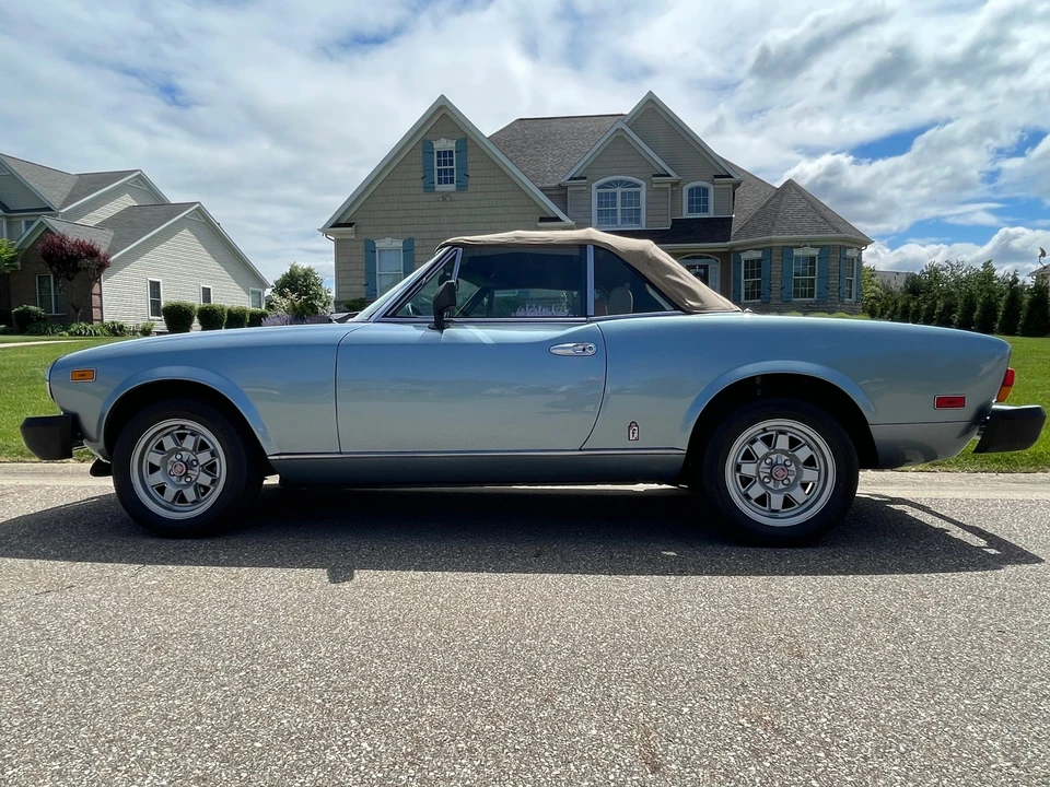 1982 Fiat 124 Sport Spider - Image 8 of 31