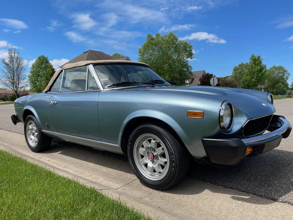 1982 Fiat 124 Sport Spider - Image 22 of 31