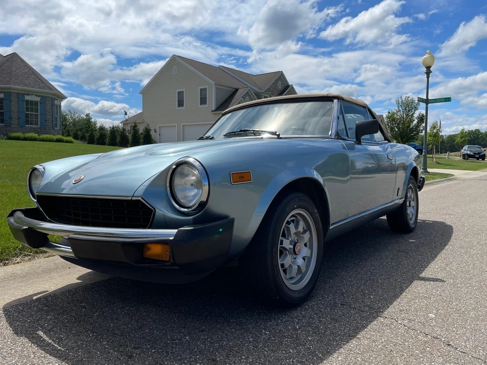 1982 Fiat 124 Sport Spider - Image 2 of 31