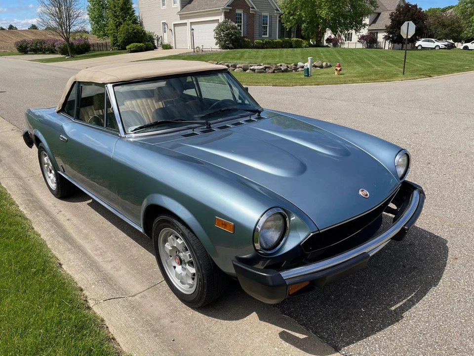 1982 Fiat 124 Sport Spider - Image 24 of 31