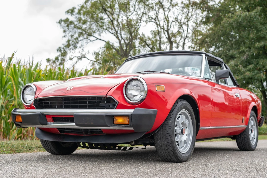 1982 Fiat 124 Sport Spider - Image 11 of 31