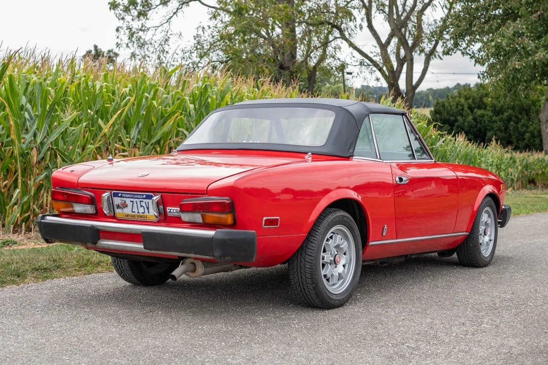 1982 Fiat 124 Sport Spider - Image 17 of 31