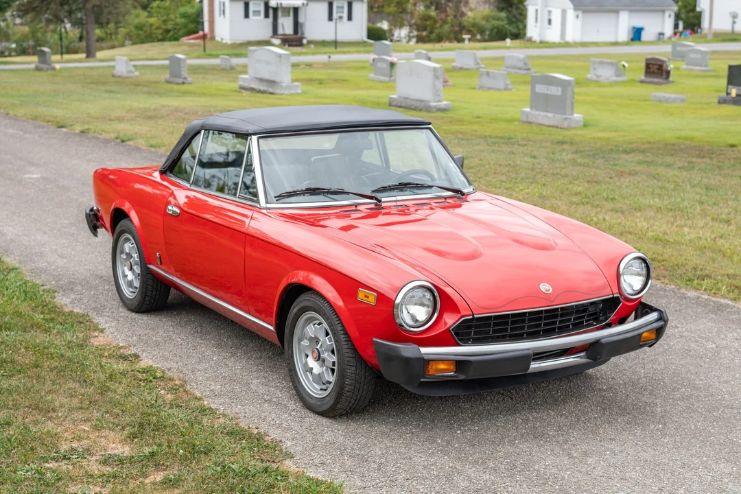 1982 Fiat 124 Sport Spider - Image 21 of 31