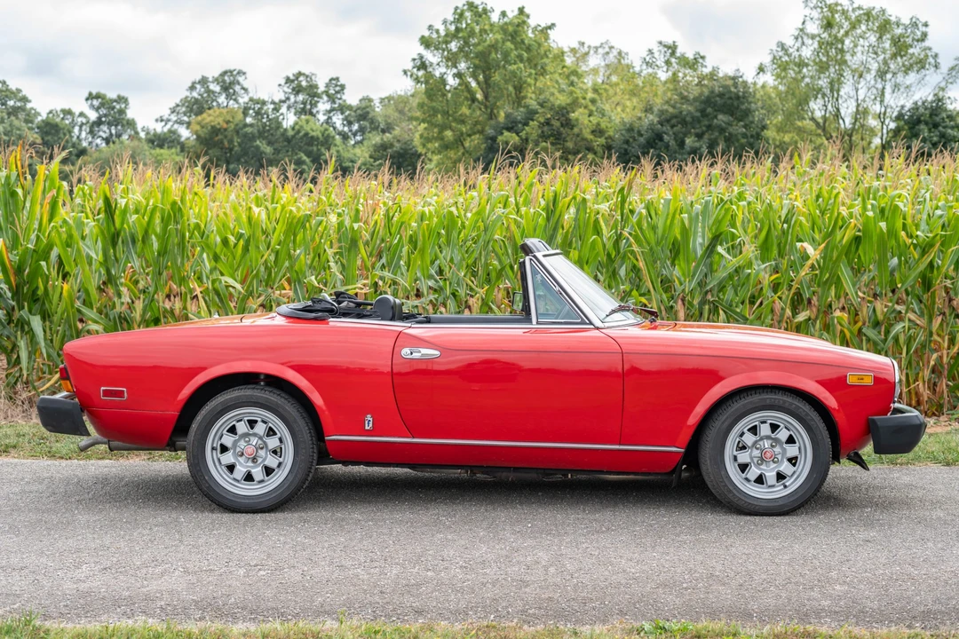 1982 Fiat 124 Sport Spider - Image 7 of 31
