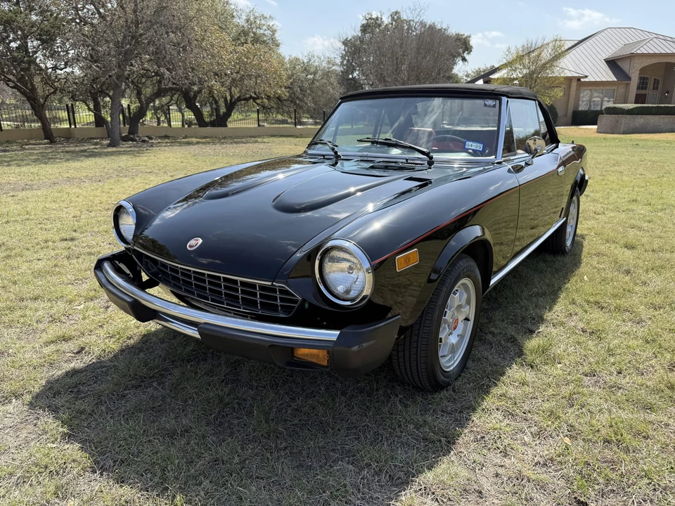 1982 Fiat 124 Sport Spider - Image 20 of 31