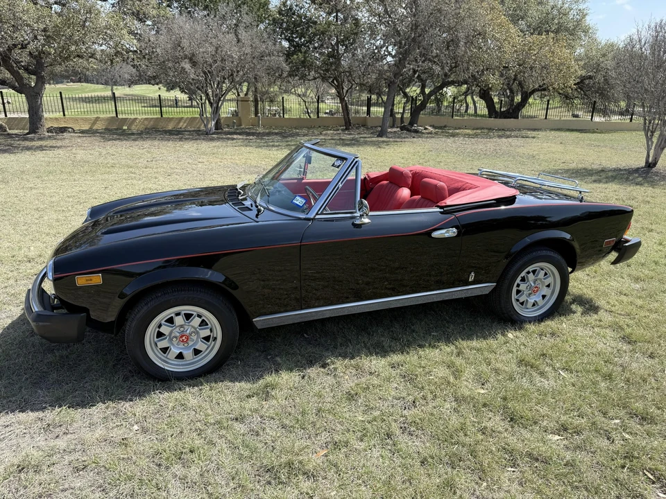 1982 Fiat 124 Sport Spider - Image 24 of 31