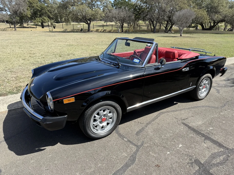1982 Fiat 124 Sport Spider - Image 23 of 31