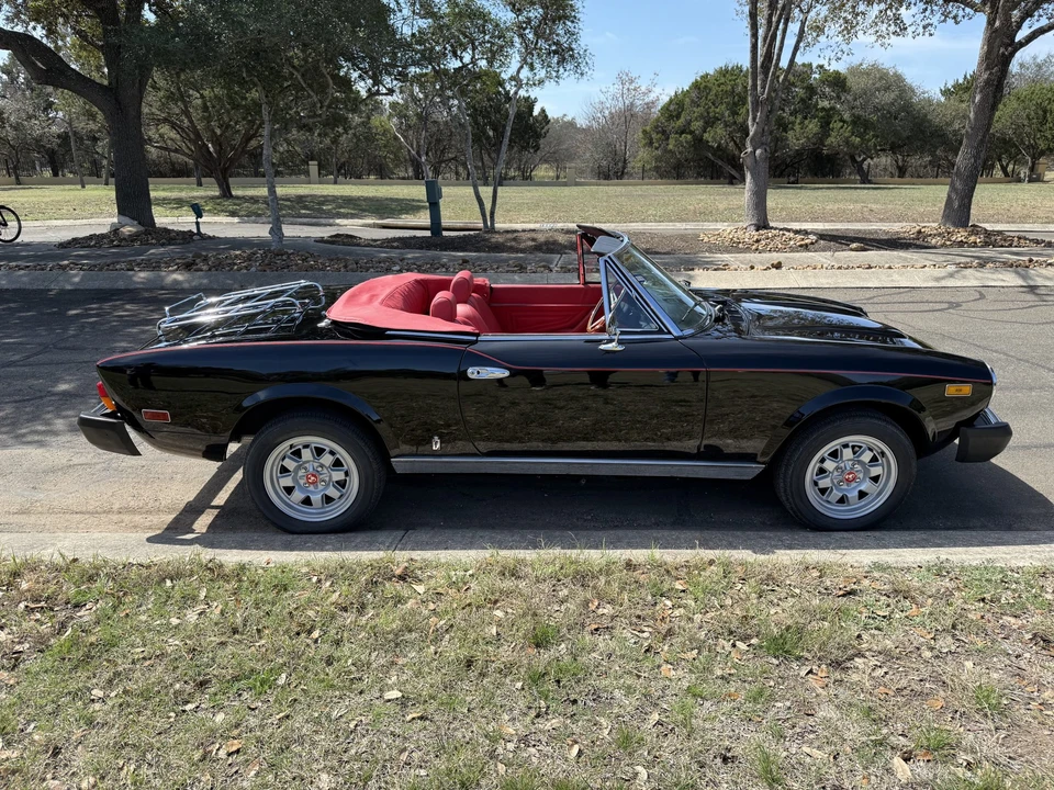 1982 Fiat 124 Sport Spider - Image 31 of 31