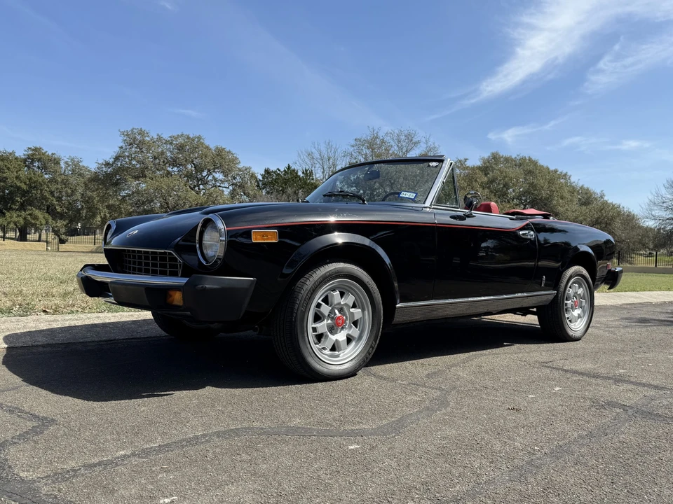 1982 Fiat 124 Sport Spider - Image 21 of 31