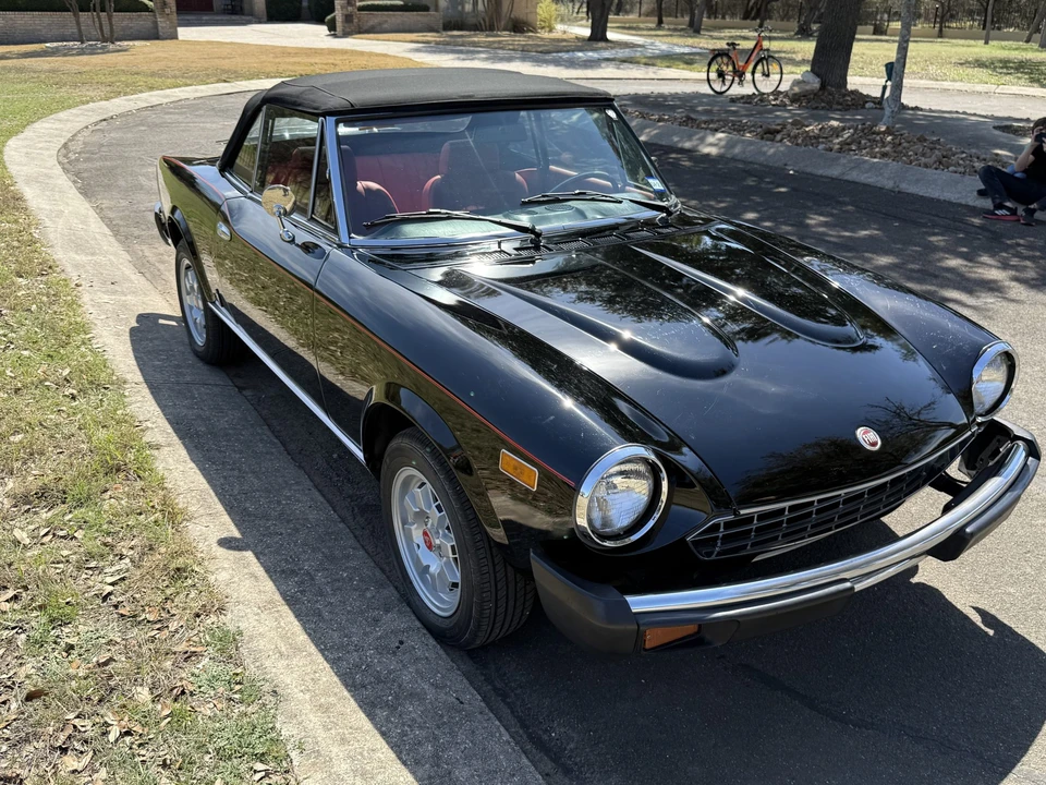 1982 Fiat 124 Sport Spider - Image 16 of 31