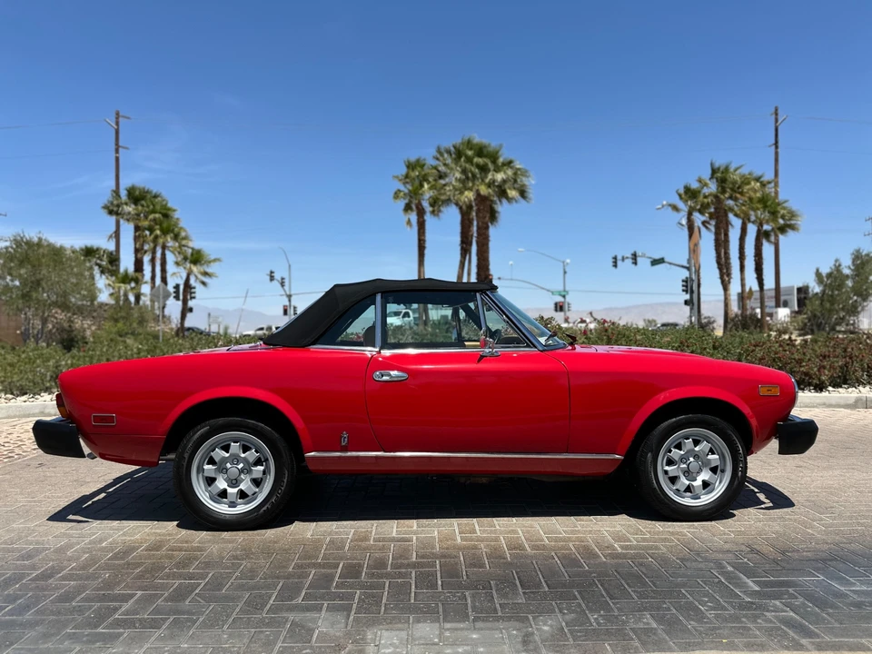 1982 Fiat 124 Sport Spider - Image 10 of 31
