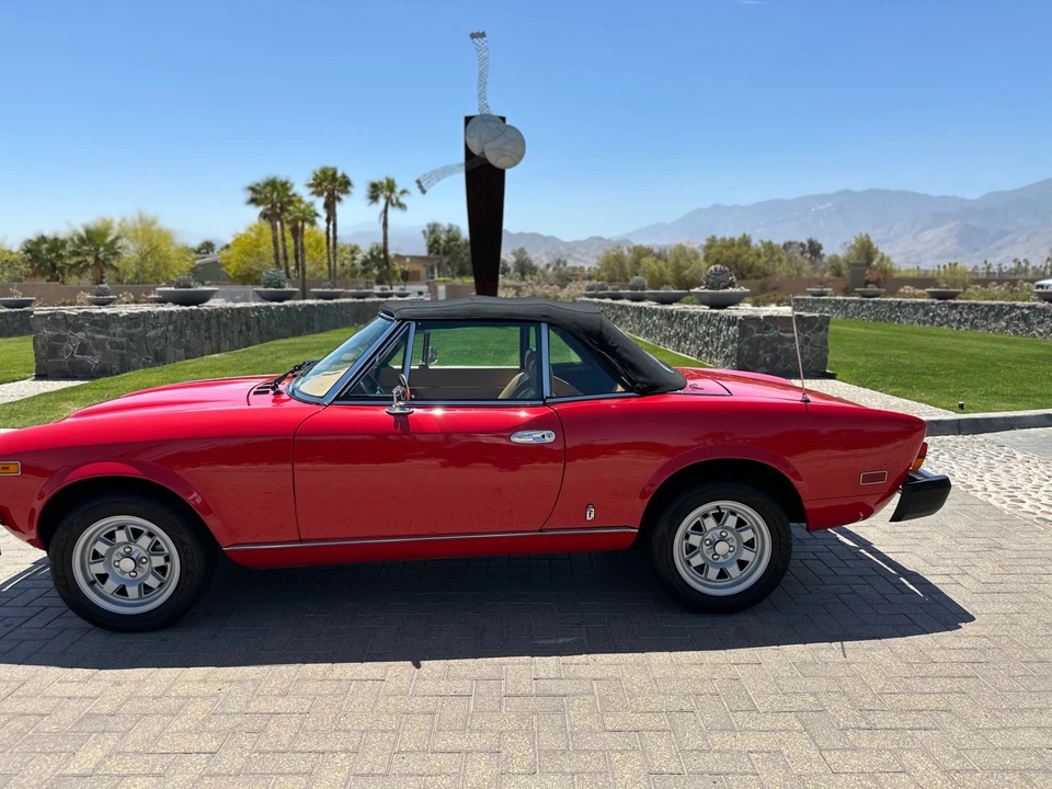 1982 Fiat 124 Sport Spider - Image 20 of 31