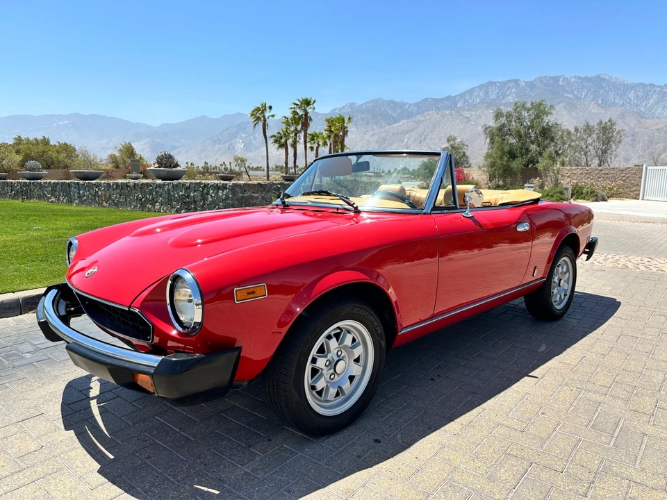 1982 Fiat 124 Sport Spider - Image 23 of 31