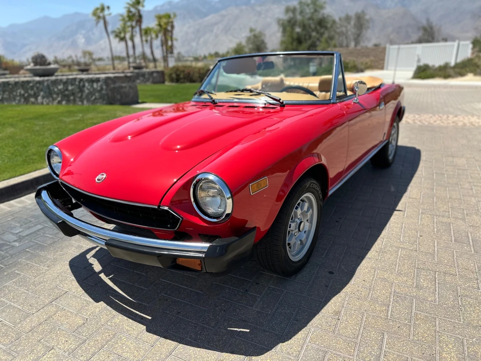 1982 Fiat 124 Sport Spider - Image 24 of 31