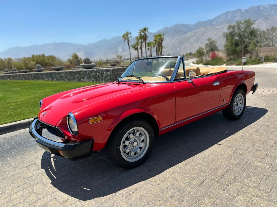 1982 Fiat 124 Sport Spider - Image 22 of 31