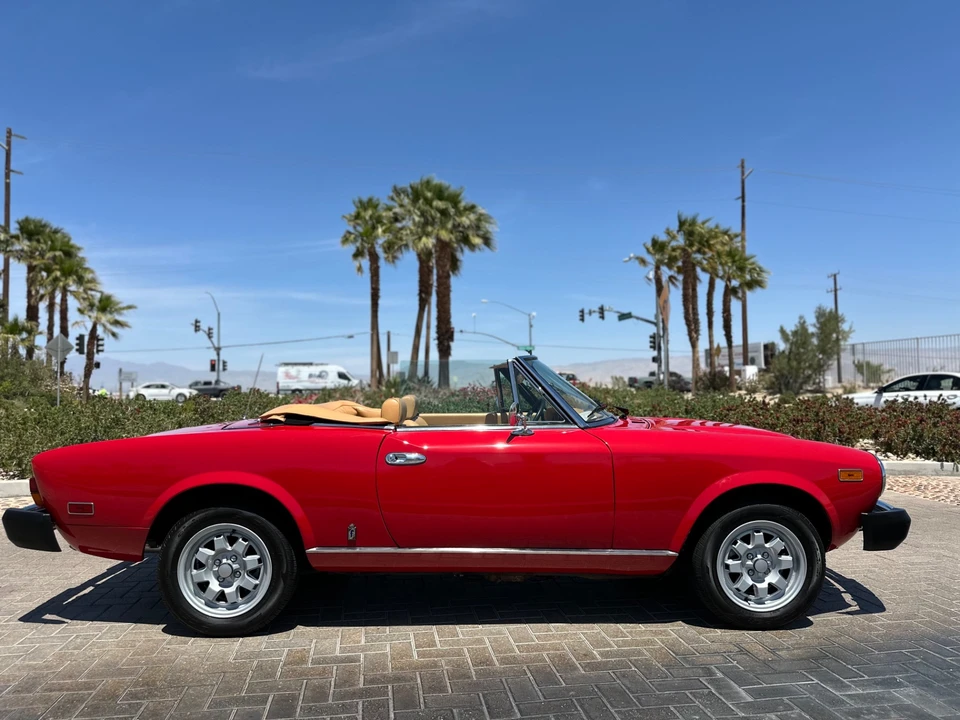 1982 Fiat 124 Sport Spider - Image 27 of 31
