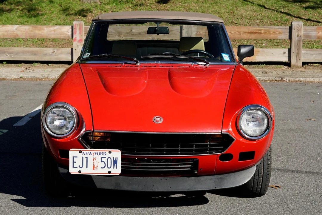 1982 Fiat 124 Sport Spider - Image 2 of 31
