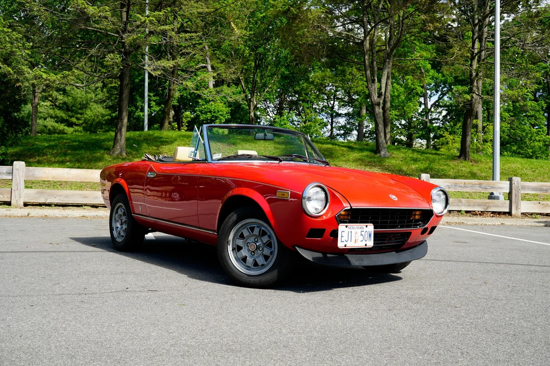1982 Fiat 124 Sport Spider - Image 18 of 31