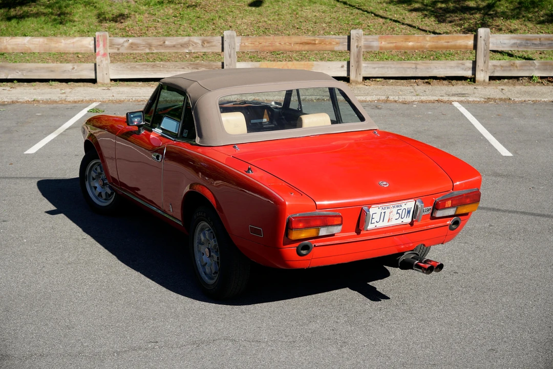 1982 Fiat 124 Sport Spider - Image 29 of 31