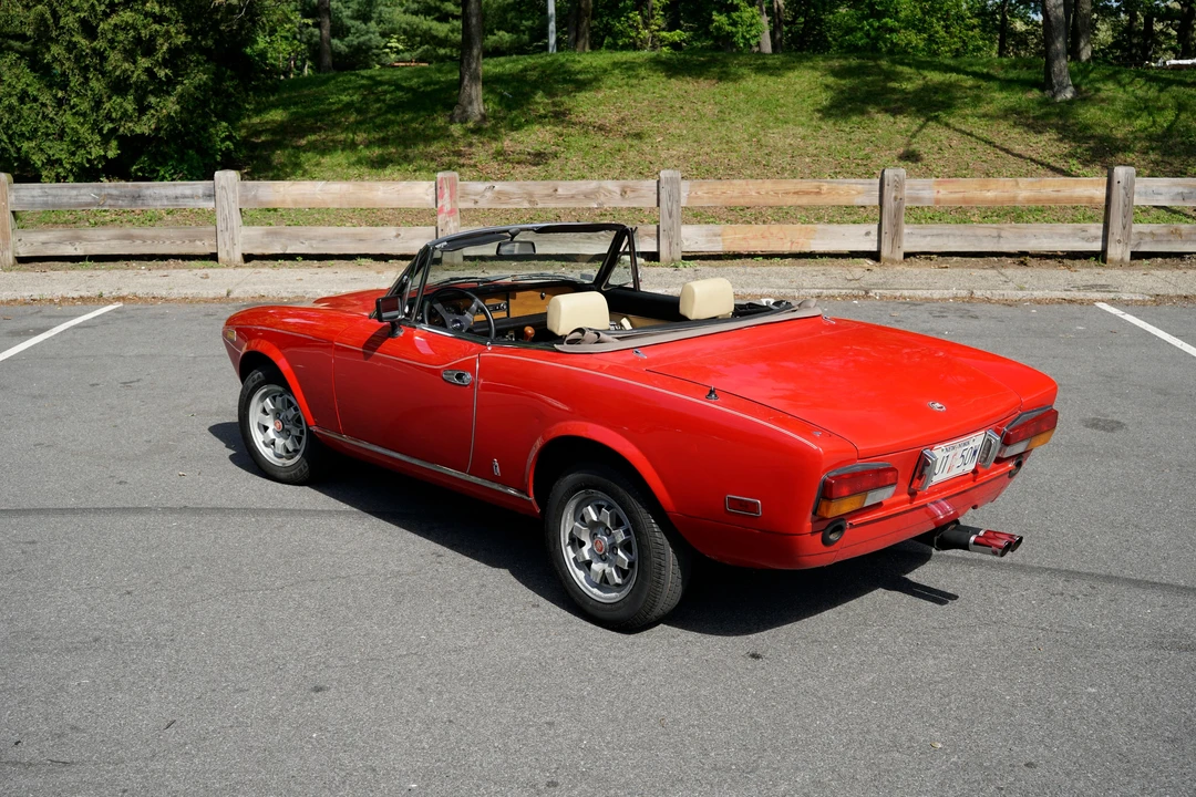 1982 Fiat 124 Sport Spider - Image 10 of 31