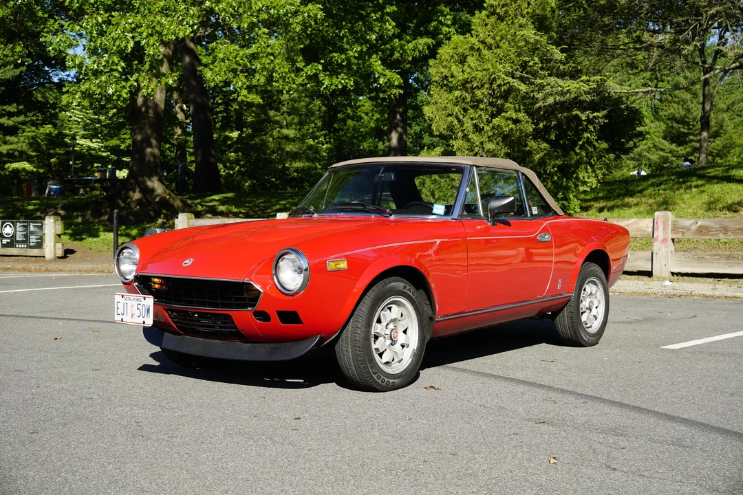 1982 Fiat 124 Sport Spider - Image 25 of 31