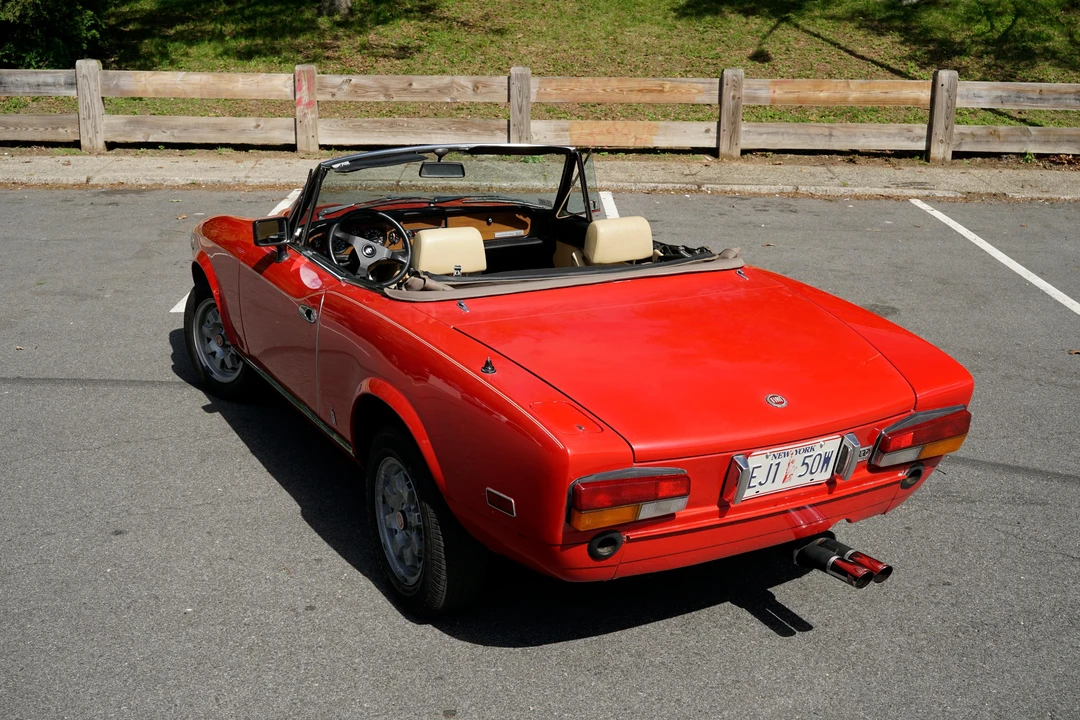 1982 Fiat 124 Sport Spider - Image 11 of 31