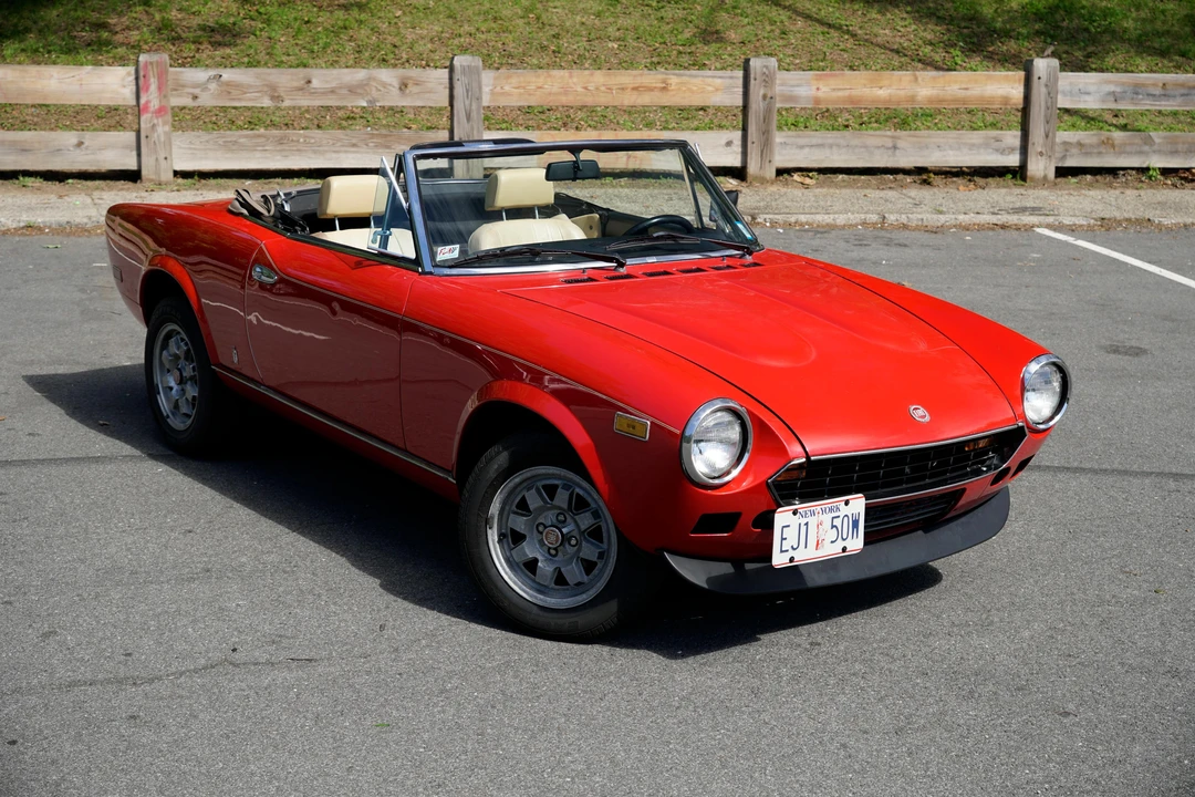 1982 Fiat 124 Sport Spider - Image 17 of 31