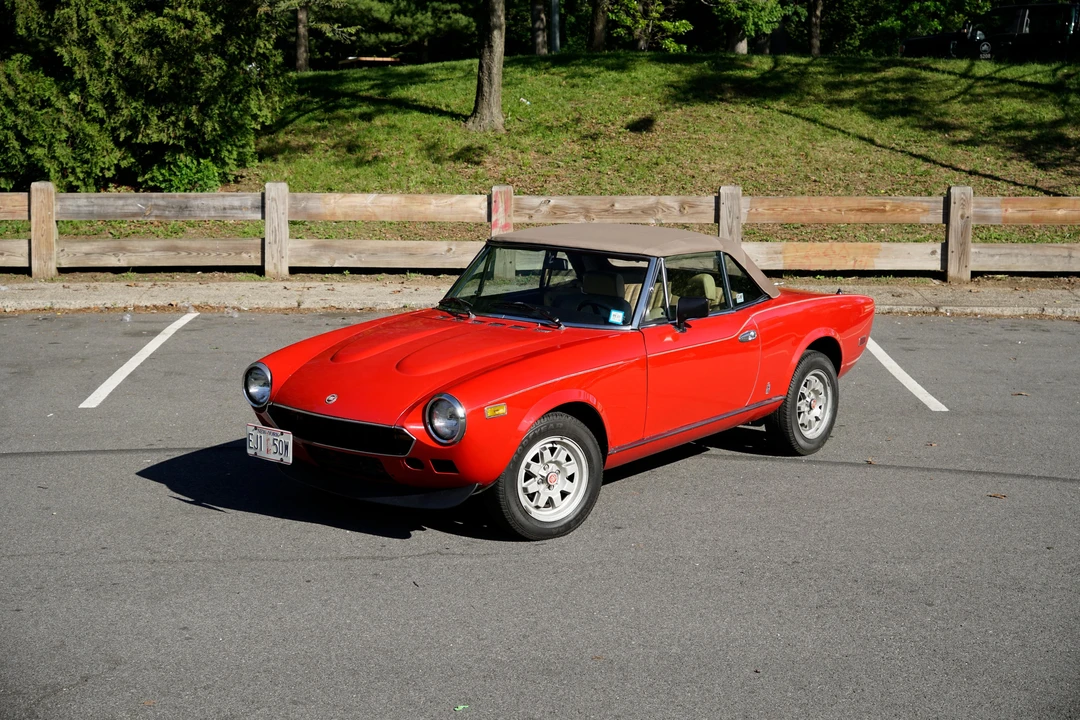 1982 Fiat 124 Sport Spider - Image 24 of 31