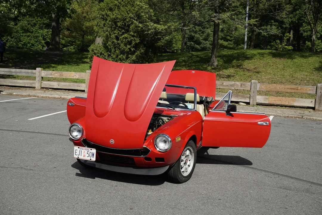 1982 Fiat 124 Sport Spider - Image 22 of 31
