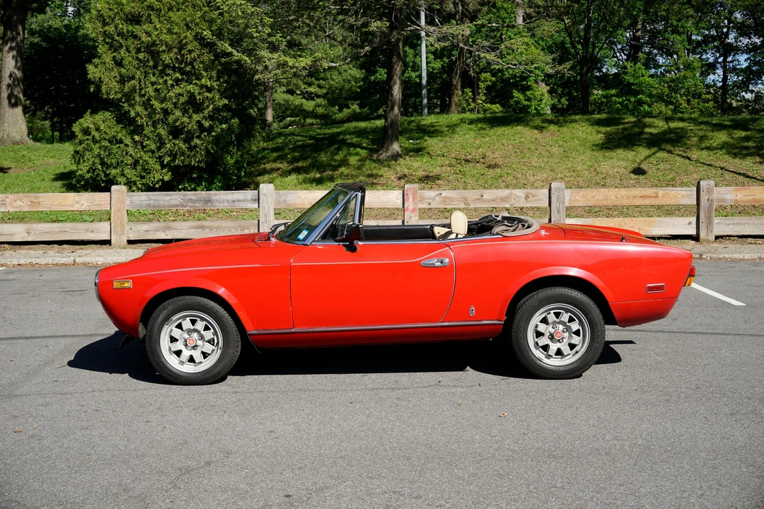 1982 Fiat 124 Sport Spider - Image 9 of 31
