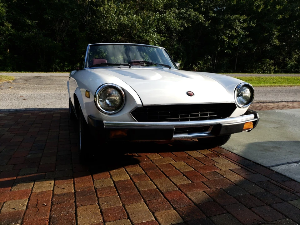1982 Fiat 124 Sport Spider - Image 19 of 31