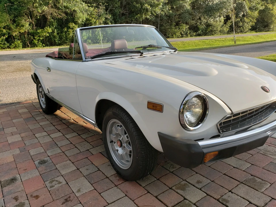 1982 Fiat 124 Sport Spider - Image 2 of 31