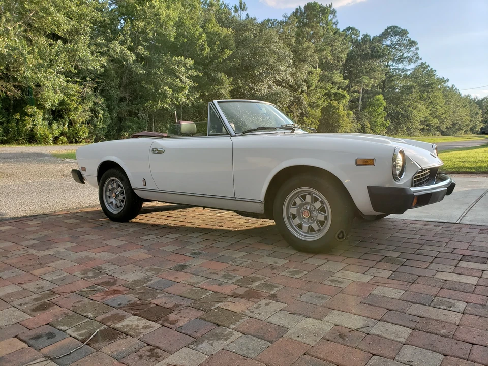 1982 Fiat 124 Sport Spider - Image 4 of 31
