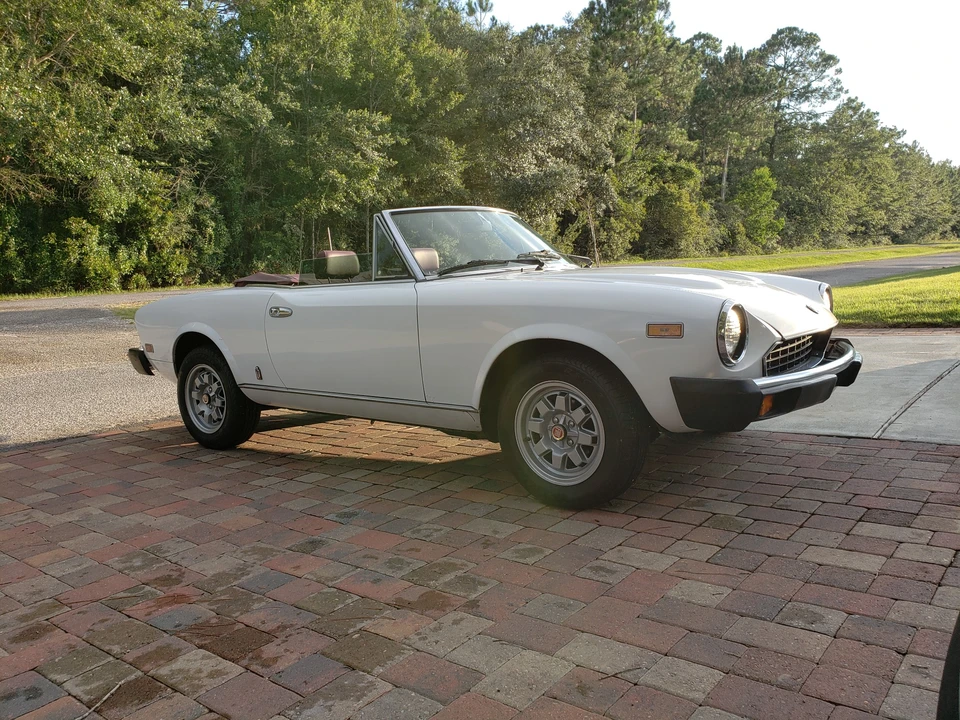 1982 Fiat 124 Sport Spider - Image 5 of 31