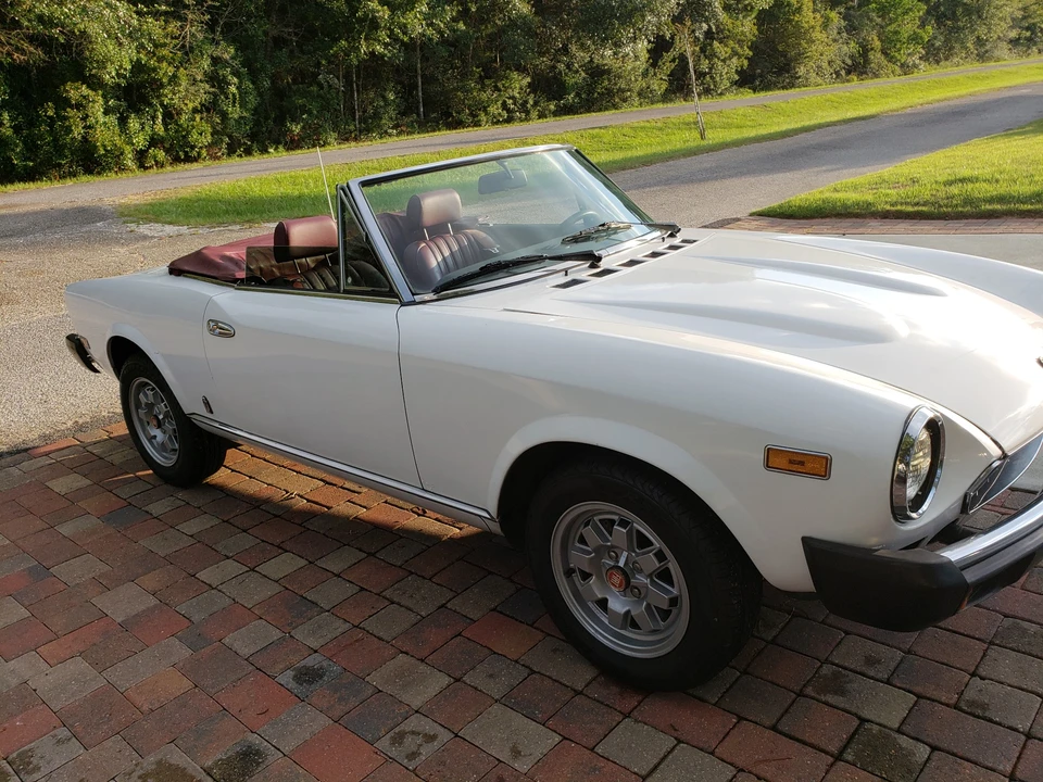 1982 Fiat 124 Sport Spider - Image 3 of 31