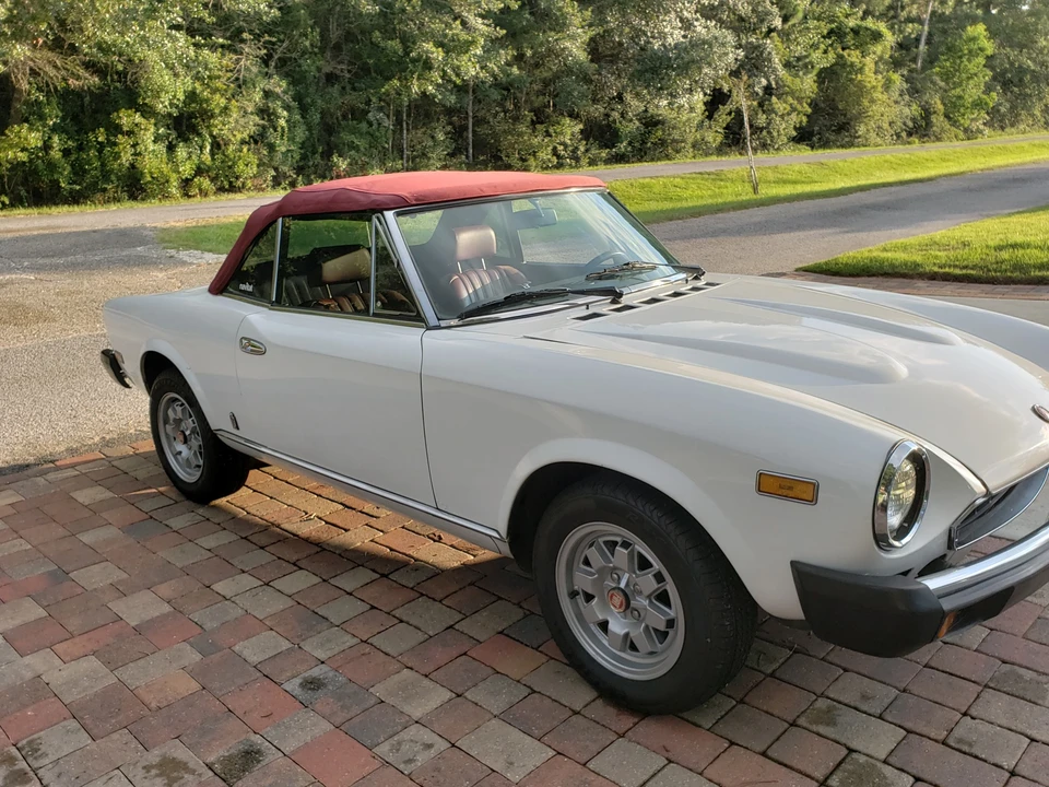 1982 Fiat 124 Sport Spider - Image 7 of 31