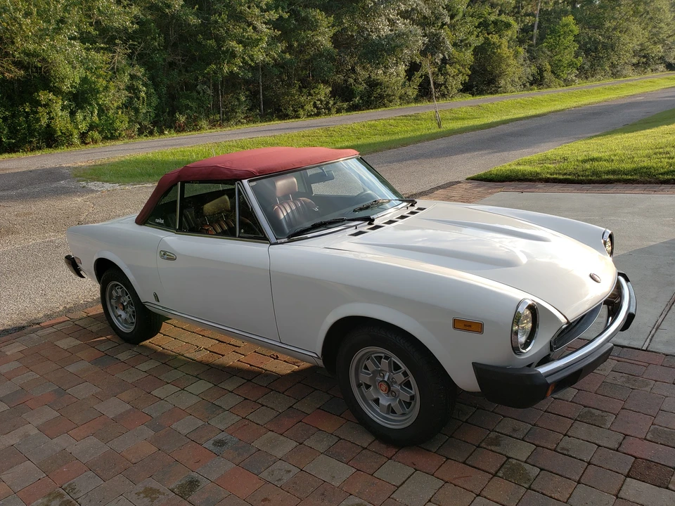 1982 Fiat 124 Sport Spider - Image 6 of 31