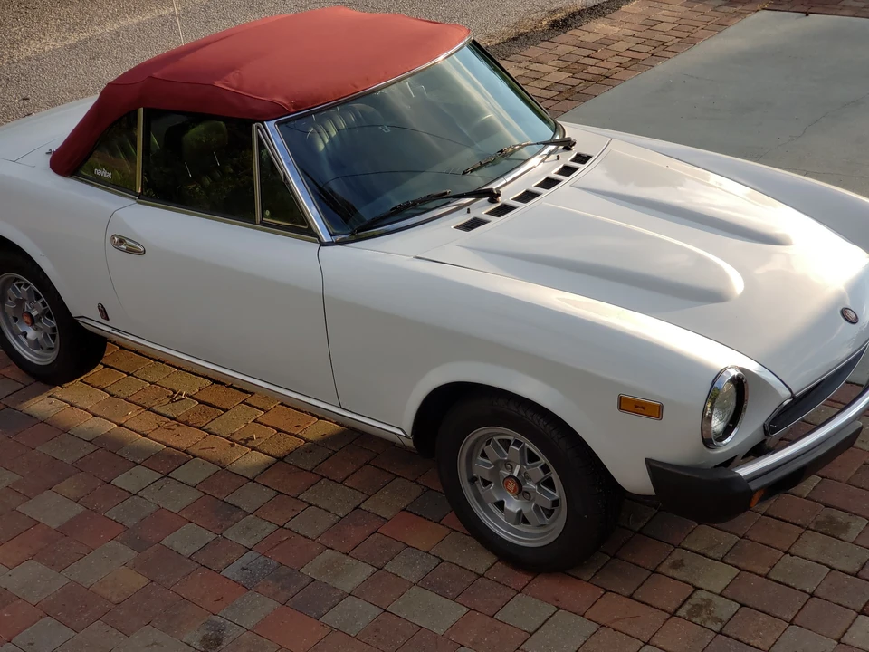 1982 Fiat 124 Sport Spider - Image 8 of 31