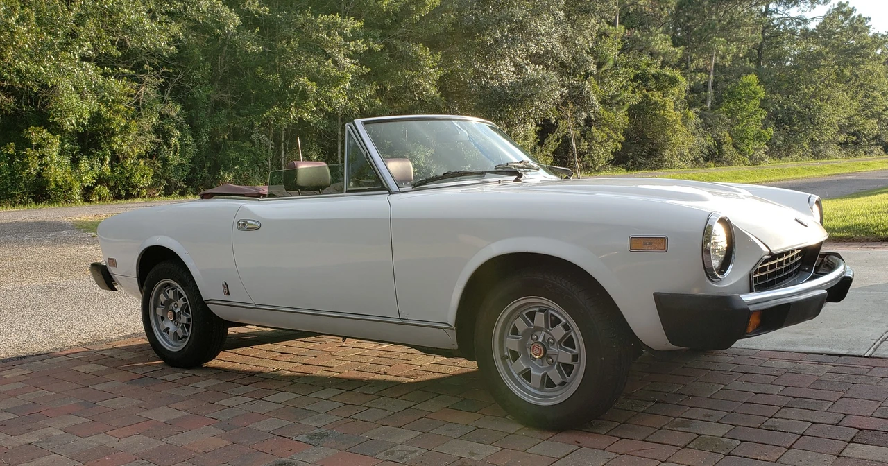 1982 Fiat 124 Sport Spider - Image 9 of 31