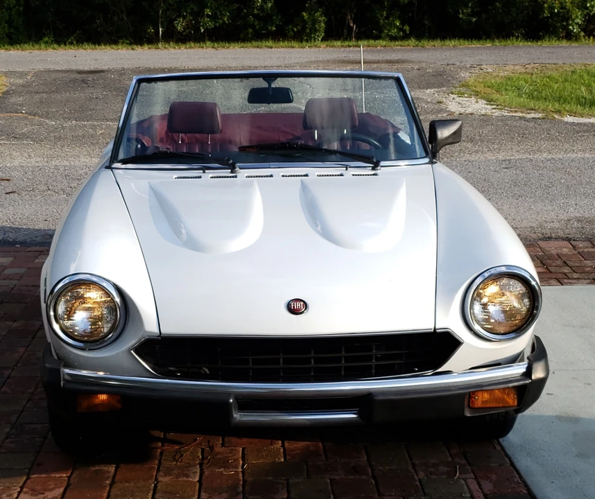 1982 Fiat 124 Sport Spider - Image 24 of 31