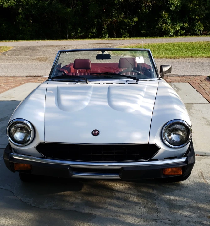 1982 Fiat 124 Sport Spider - Image 25 of 31