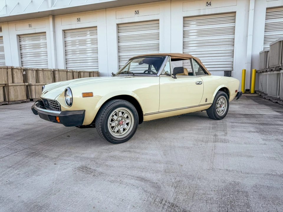 1982 Fiat 124 Sport Spider - Image 9 of 31