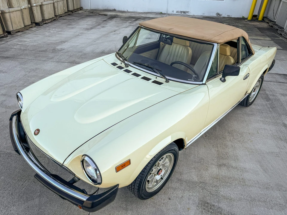 1982 Fiat 124 Sport Spider - Image 8 of 31