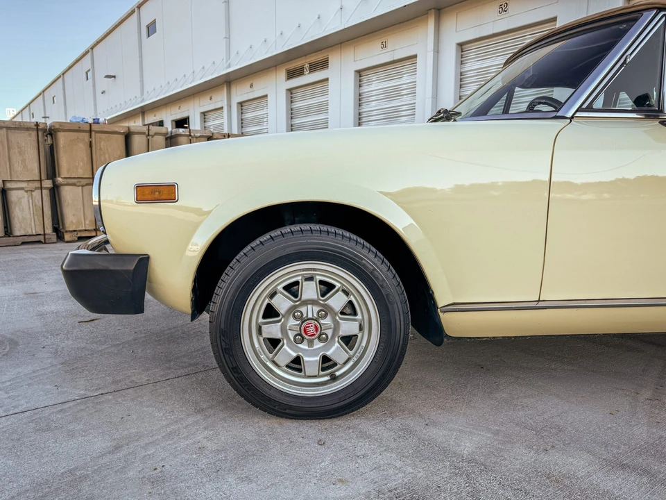 1982 Fiat 124 Sport Spider - Image 16 of 31