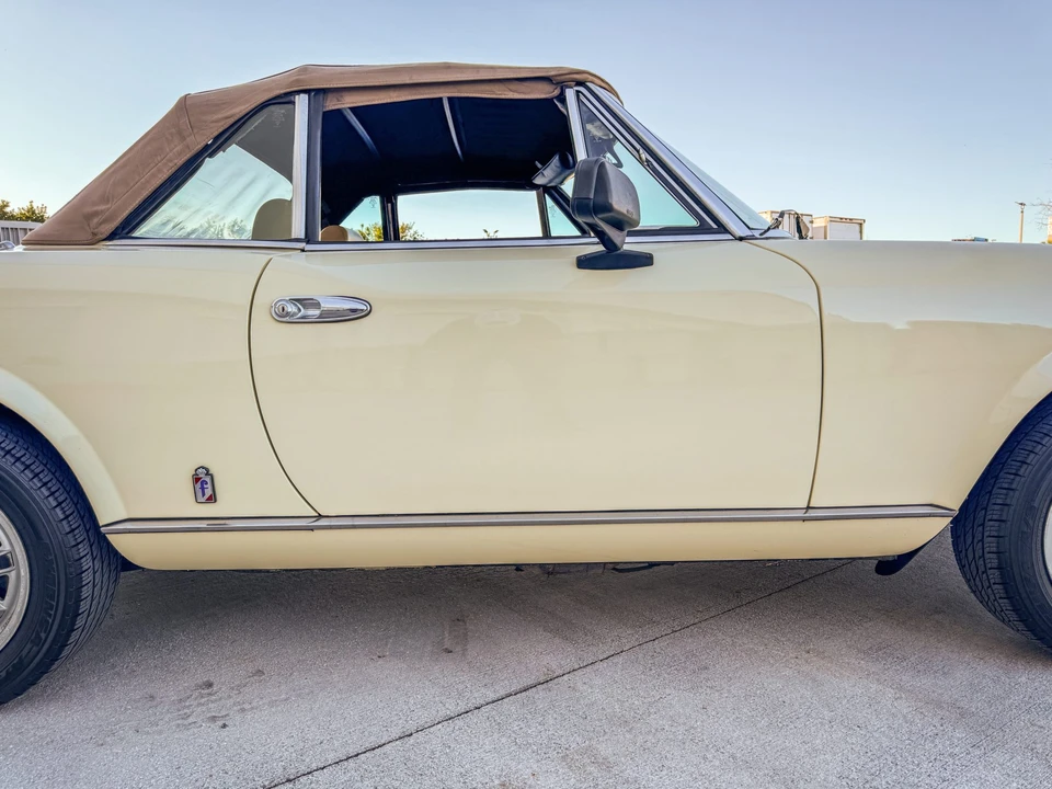 1982 Fiat 124 Sport Spider - Image 21 of 31