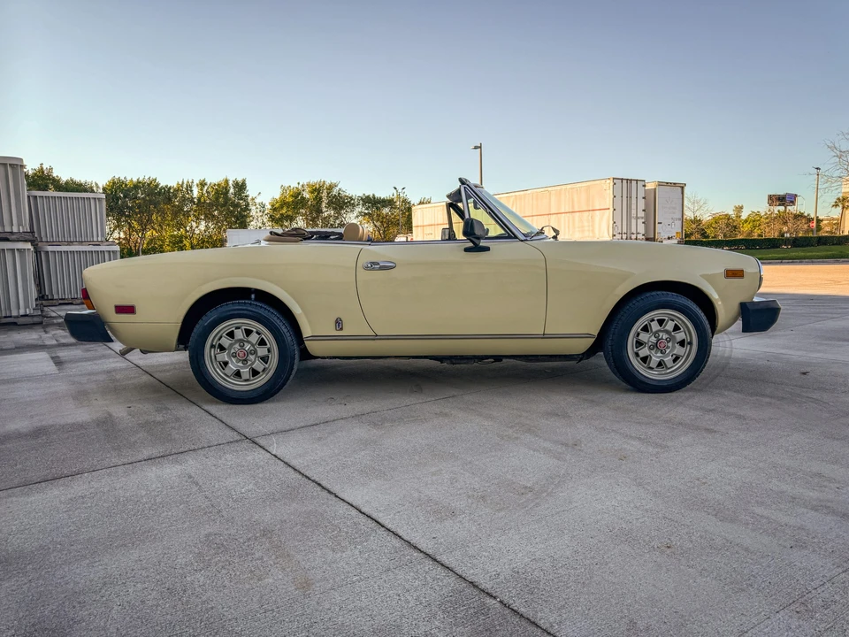 1982 Fiat 124 Sport Spider - Image 6 of 31