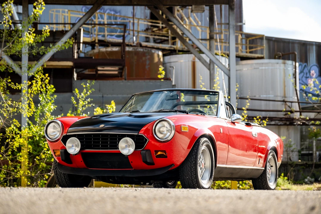 1982 Fiat 124 Sport Spider - Image 11 of 31