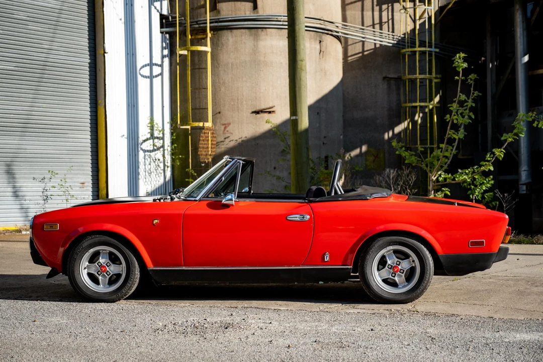 1982 Fiat 124 Sport Spider - Image 15 of 31