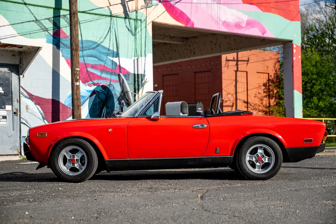 1982 Fiat 124 Sport Spider - Image 14 of 31